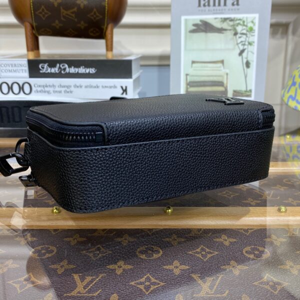 Replica Louis Vuitton ALPHA WEARABLE LV WALLET M59161 7