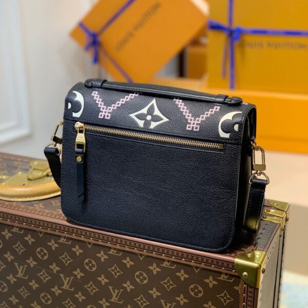 Replica Louis Vuitton Pochette Metis LV M46028 2