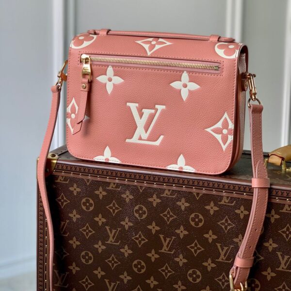 Replica Louis Vuitton Pochette Metis LV M46302 3