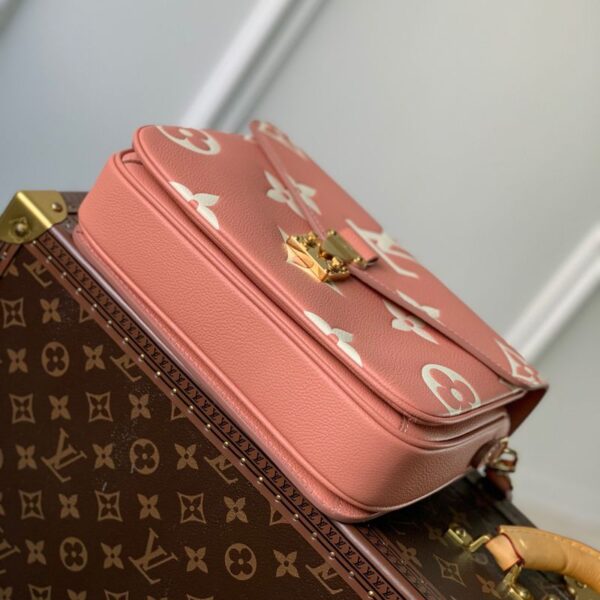 Replica Louis Vuitton Pochette Metis LV M46302 5