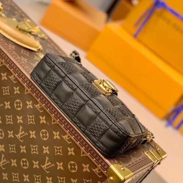 Replica Louis Vuitton Pochette Troca LV M59046 4