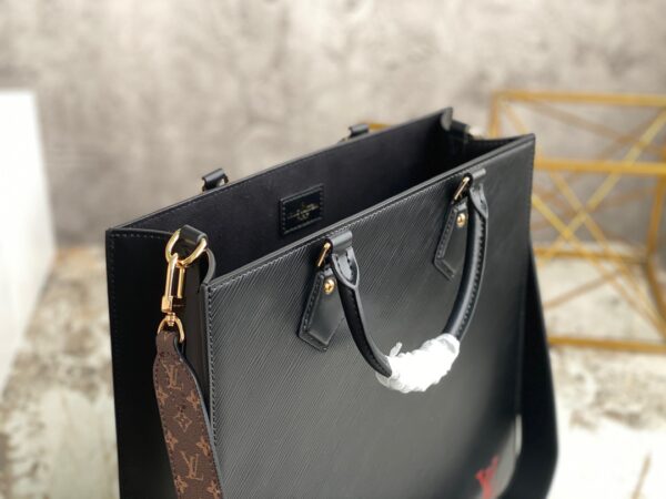 Replica Louis Vuitton Sac plat PM LV Black Bag M58658 6