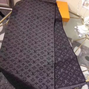 Replica Louis Vuitton Monogram Classic Scarf M78526 2