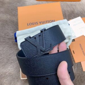 Replica Louis Vuitton LV Initiales 35mm Belt Taiga Leather M0001Q 2