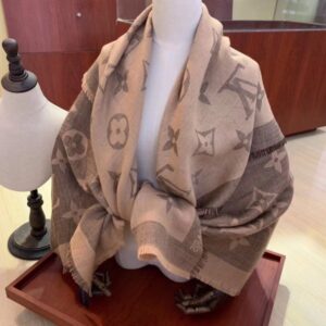 Replica Louis Vuitton Beige Monogram Giant Shawl MP2382 2