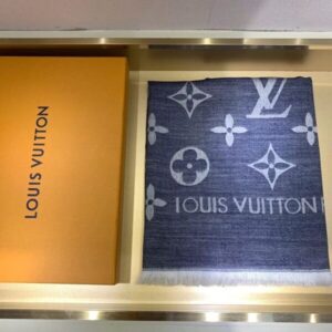 Replica LV M70674 Louis Vuitton Daily Monogram Stole