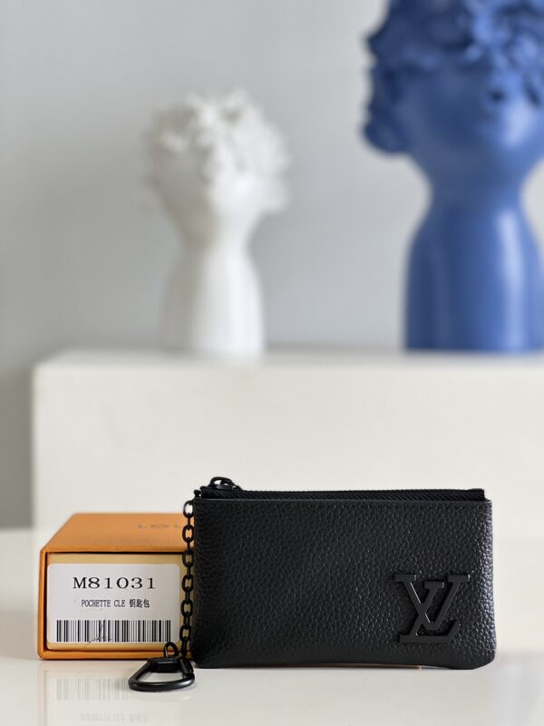 Replica Louis Vuitton Key Pouch Black Aerogram cowhide leather M81031 4