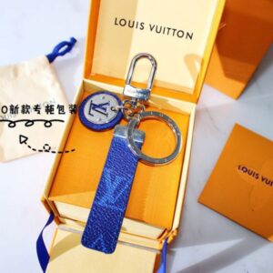 Replica Neo LV Club Bag Charm And Key Holder Louis Vuitton M69324 2