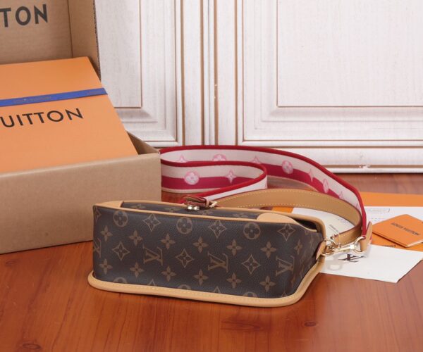 Replica Louis Vuitton LV DIANE Bag M46049 8