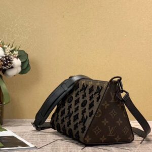 Replica Louis Vuitton Triangle Messenger Monogram Tuffetage M45070 2