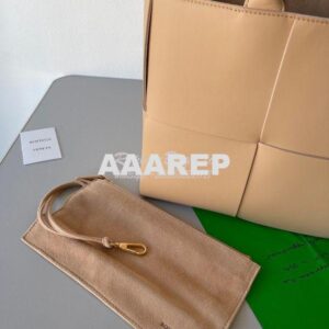 Replica Bottega Veneta BV Arco Tote Small / Medium Intrecciato Lambski 2