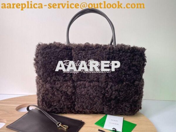 Replica Bottega Veneta BV Arco Tote Small Intreccio Shearling Tote Bag 3