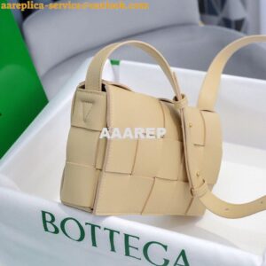 Replica Bottega Veneta BV Cassette Bag in Maxi Intreccio Bag 578004 Bu 2