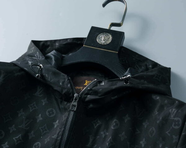 Replica LV Men's Designer Jackets Louis Vuitton Clothing Outerwear L38404 7