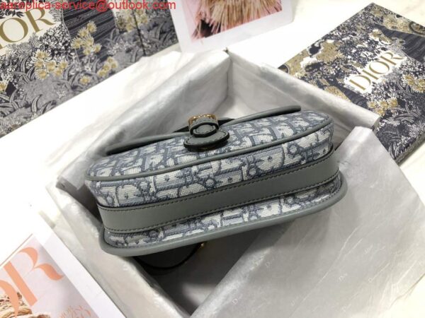 Replica Dior M9317 Dior Bobby Medium Crossbody Bag Oblique Jacquard Light Green 2