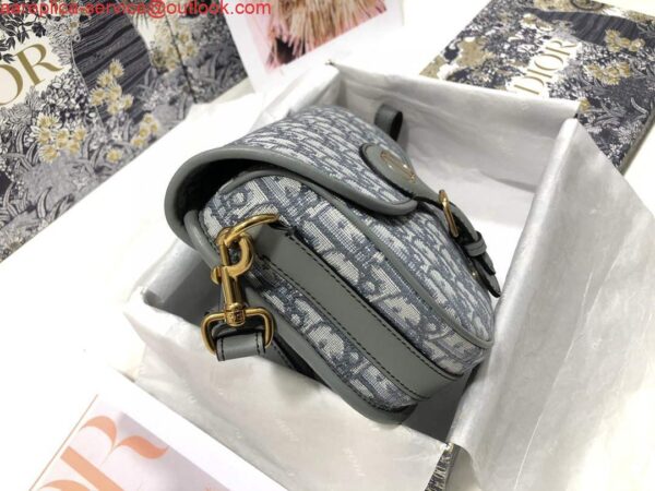 Replica Dior M9317 Dior Bobby Medium Crossbody Bag Oblique Jacquard Light Green 3