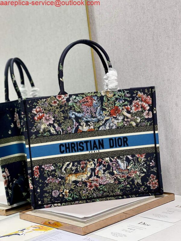 Replica Dior M1286 Large Book Tote D-Constellation embroidery in shades of blue