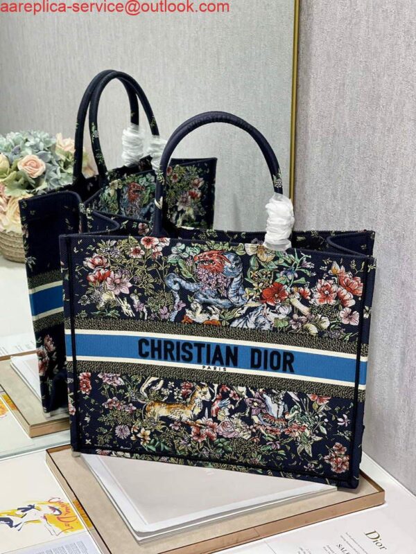 Replica Dior M1286 Large Book Tote D-Constellation embroidery in shades of blue 2