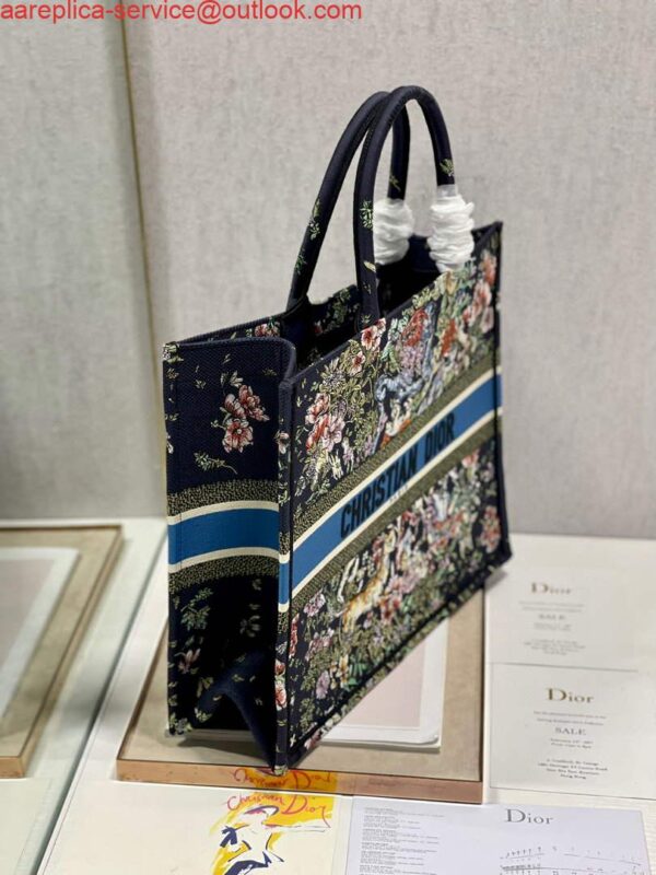 Replica Dior M1286 Large Book Tote D-Constellation embroidery in shades of blue 3