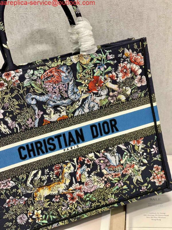 Replica Dior M1286 Large Book Tote D-Constellation embroidery in shades of blue 4