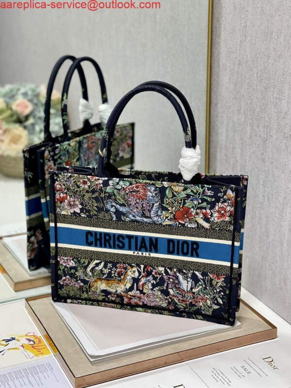 Replica Dior M1296 Medium Book Tote D-Constellation embroidery in shades of blue 4