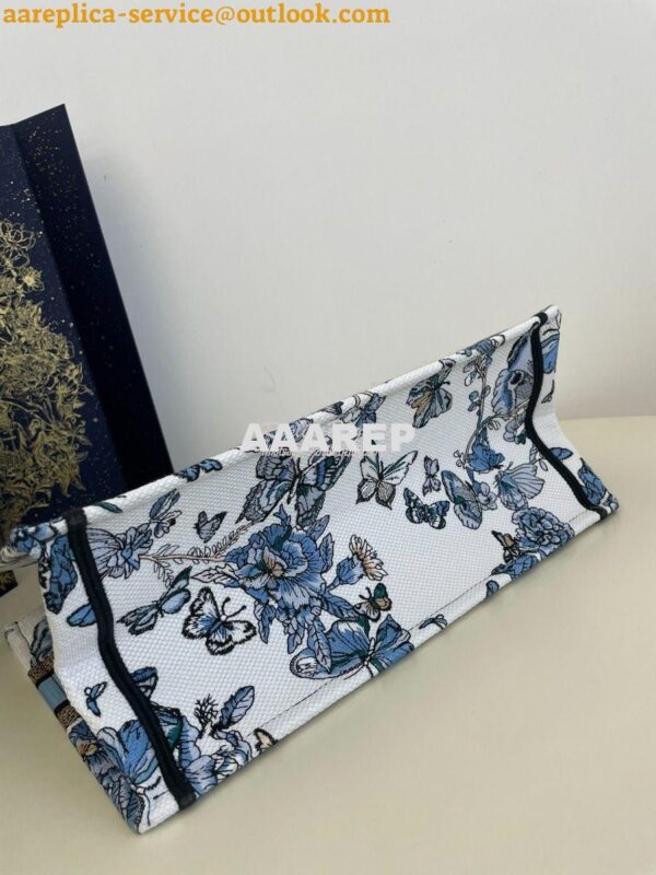 Replica Dior Book Tote bag in White and Pastel Midnight Blue Toile de 9