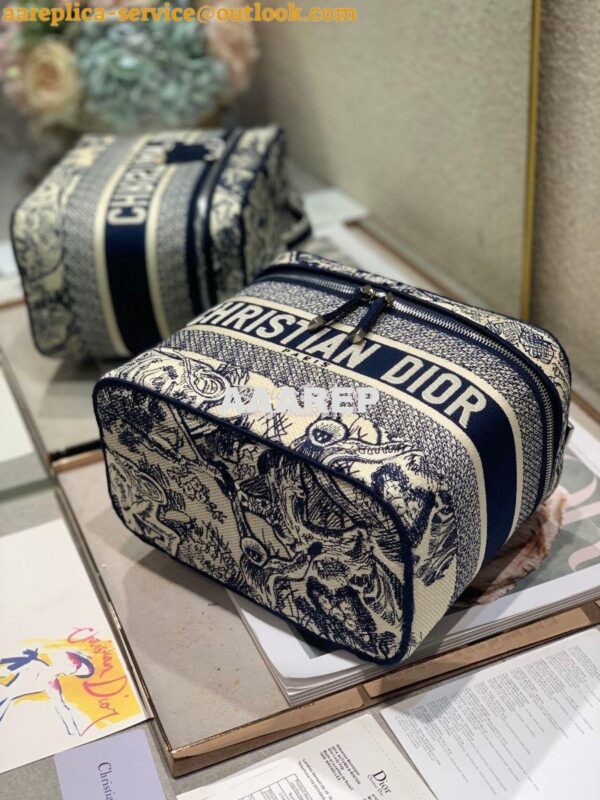 Replica Dior DiorTravel Vanity Case Bag S5480 Blue Toile de Jouy Embro 11