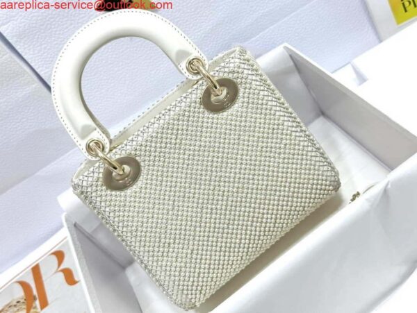 Replica Dior M0505 Mini Dior Lady Bag White Embroidered white resin beads 3