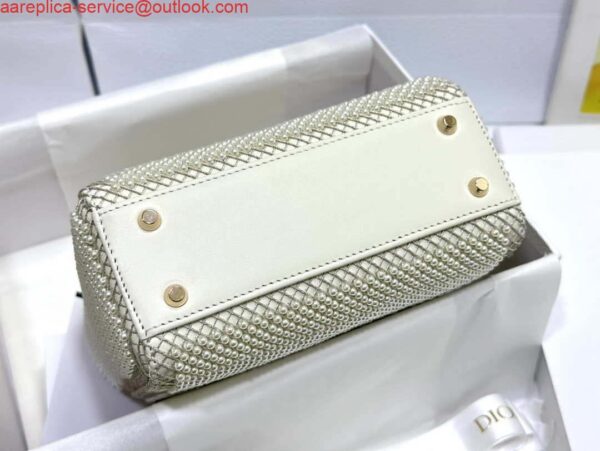 Replica Dior M0505 Mini Dior Lady Bag White Embroidered white resin beads 5