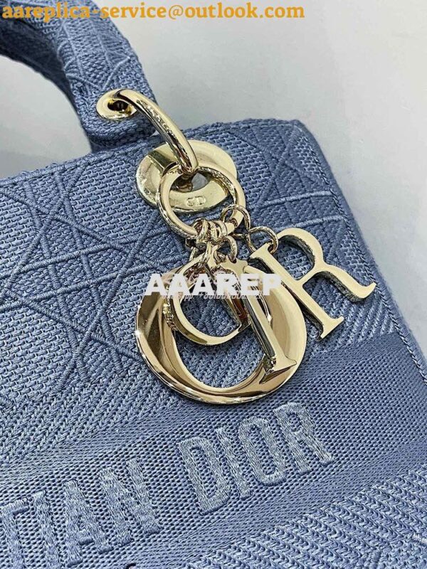 Replica Dior Medium Cloud Blue Lady D-Lite Bag Embroidered Cannage Bag 4