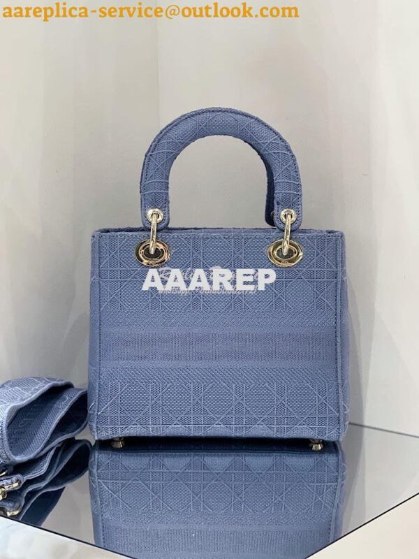 Replica Dior Medium Cloud Blue Lady D-Lite Bag Embroidered Cannage Bag 10