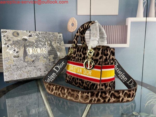 Replica Dior M0565 Medium Lady D-Life Bag Beige Multicolor Mizza Embroidery With Yellow 4