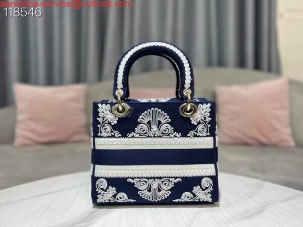 Replica Dior M0565 Medium Lady D-Life Bag Blue and White Cornely-Effect Embroidery 3