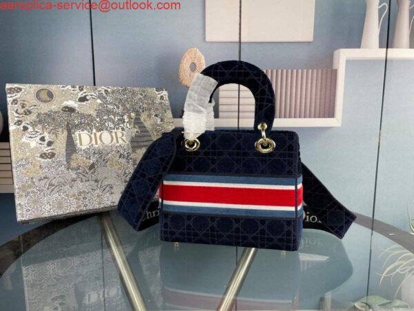 Replica Dior M0565 Medium Lady D-Life Bag Navy Blue Embroidery with Red 2