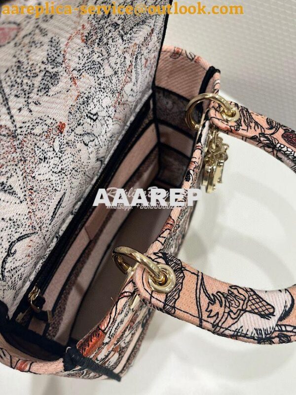 Replica Dior Medium Lady D-Lite Bag Powder Pink Dior Jardin Magique Em 9