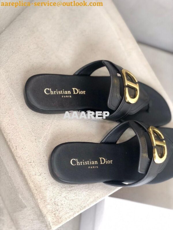 Replica Dior 30 Montaigne Flat Thong KCQ386 Black 4