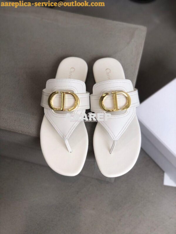 Replica Dior 30 Montaigne Flat Thong KCQ386 White 4