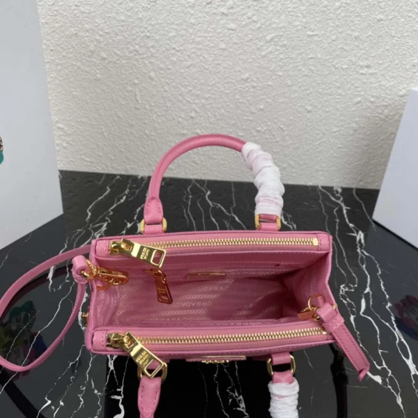 Replica Prada 1BA906 Prada Galleria Saffiano leather mini-bag Pink 7