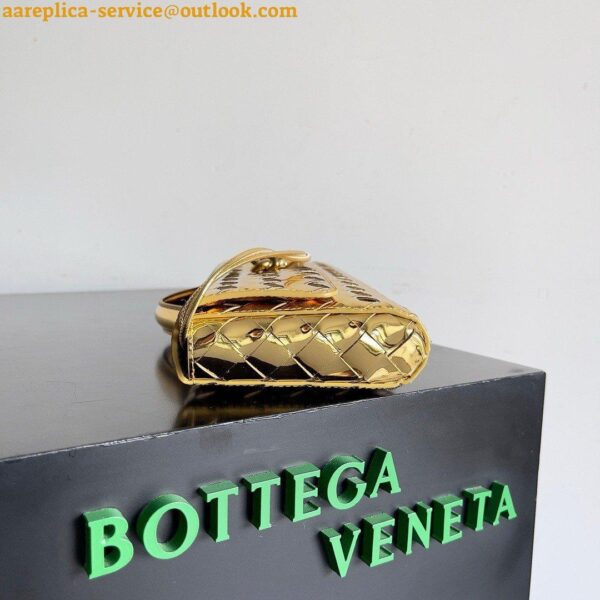 Replica Bottega Veneta Andiamo Clutch with Handle in Gold Metallic Leather 4