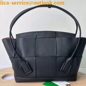 Replica Bottega Veneta Arco Medium Bag In Black Grained Leather