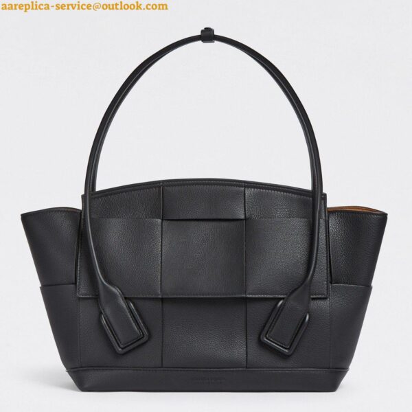 Replica Bottega Veneta Arco Medium Bag In Black Grained Leather 11