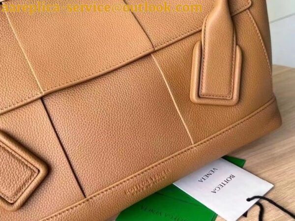 Replica Bottega Veneta Arco Medium Bag In Caramel Grained Leather 4