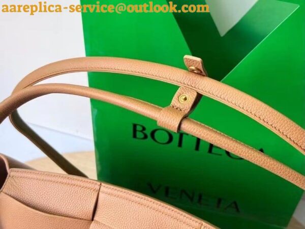 Replica Bottega Veneta Arco Medium Bag In Caramel Grained Leather 8