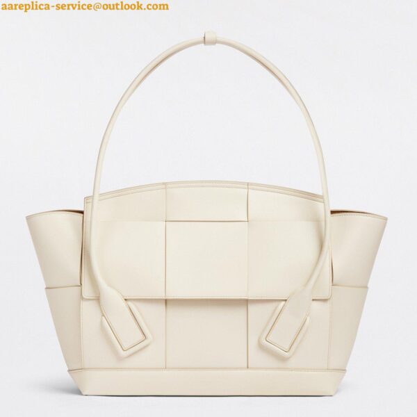 Replica Bottega Veneta Arco Medium Bag In White Intrecciato Calfskin 3