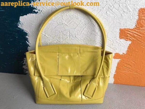 Replica Bottega Veneta Arco Medium Bag In Yellow Intrecciato Leather 4