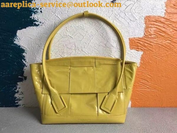 Replica Bottega Veneta Arco Medium Bag In Yellow Intrecciato Leather 10