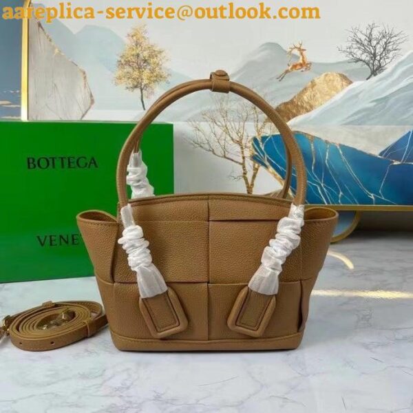 Replica Bottega Veneta Arco Mini Bag In Caramel Grained Leather 8