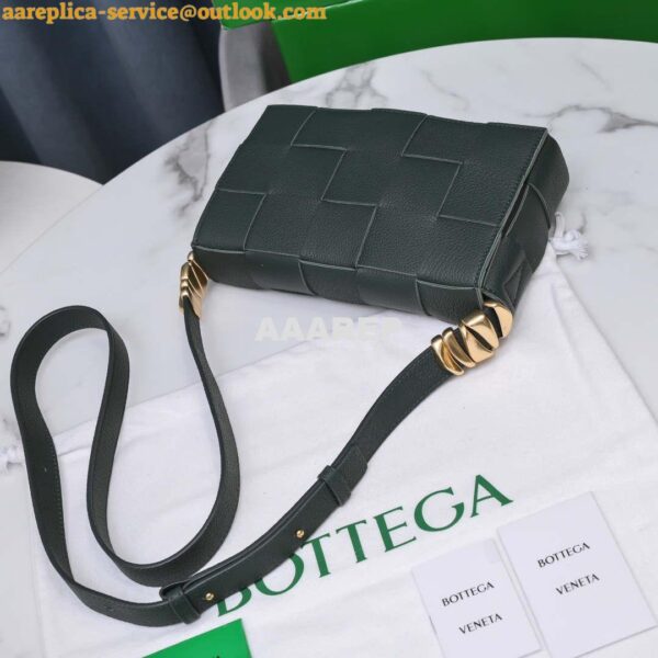 Replica Bottega Veneta BV 666870 Cassette Intreccio grained leather cross-body bag Dark Green 6