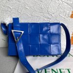 Replica Bottega Veneta BV 667298 Cassette Cross-body Bag 33993 Blue