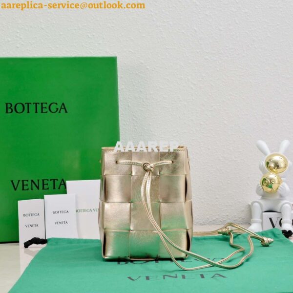 Replica Bottega Veneta BV 680218 Small Cassette Cross-Body Bucket Gold 3